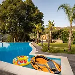 Arcaloro Villa *