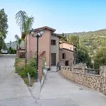 Arcaloro Villa *